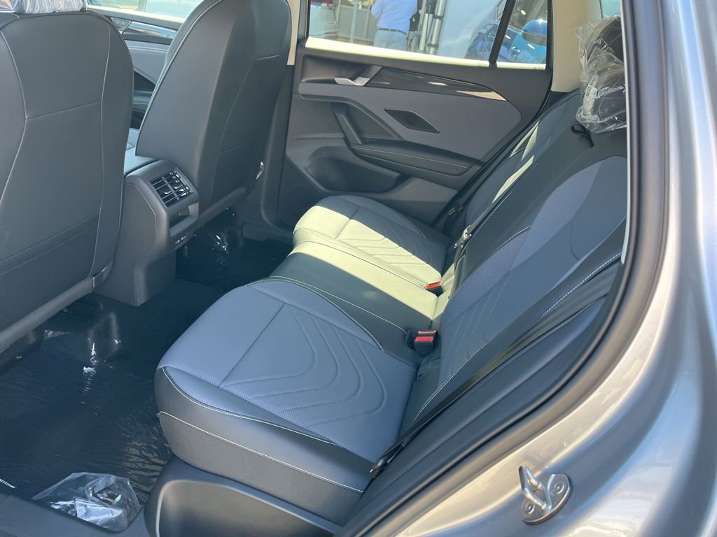 New 2026 Volkswagen Tiguan SE image 13