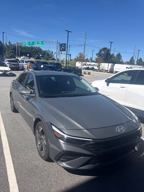 Used 2024 Hyundai Elantra Limited FWD image 14