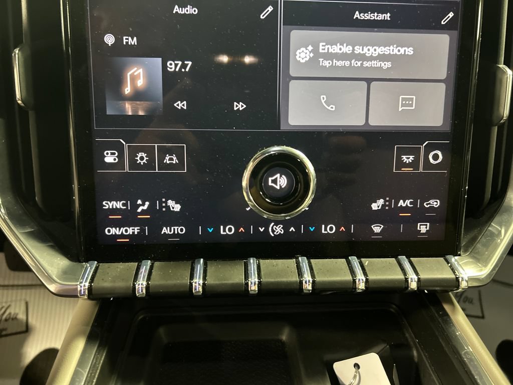 Used 2026 GMC Acadia Elevation w/ Elevation Premium Package FWD image 19