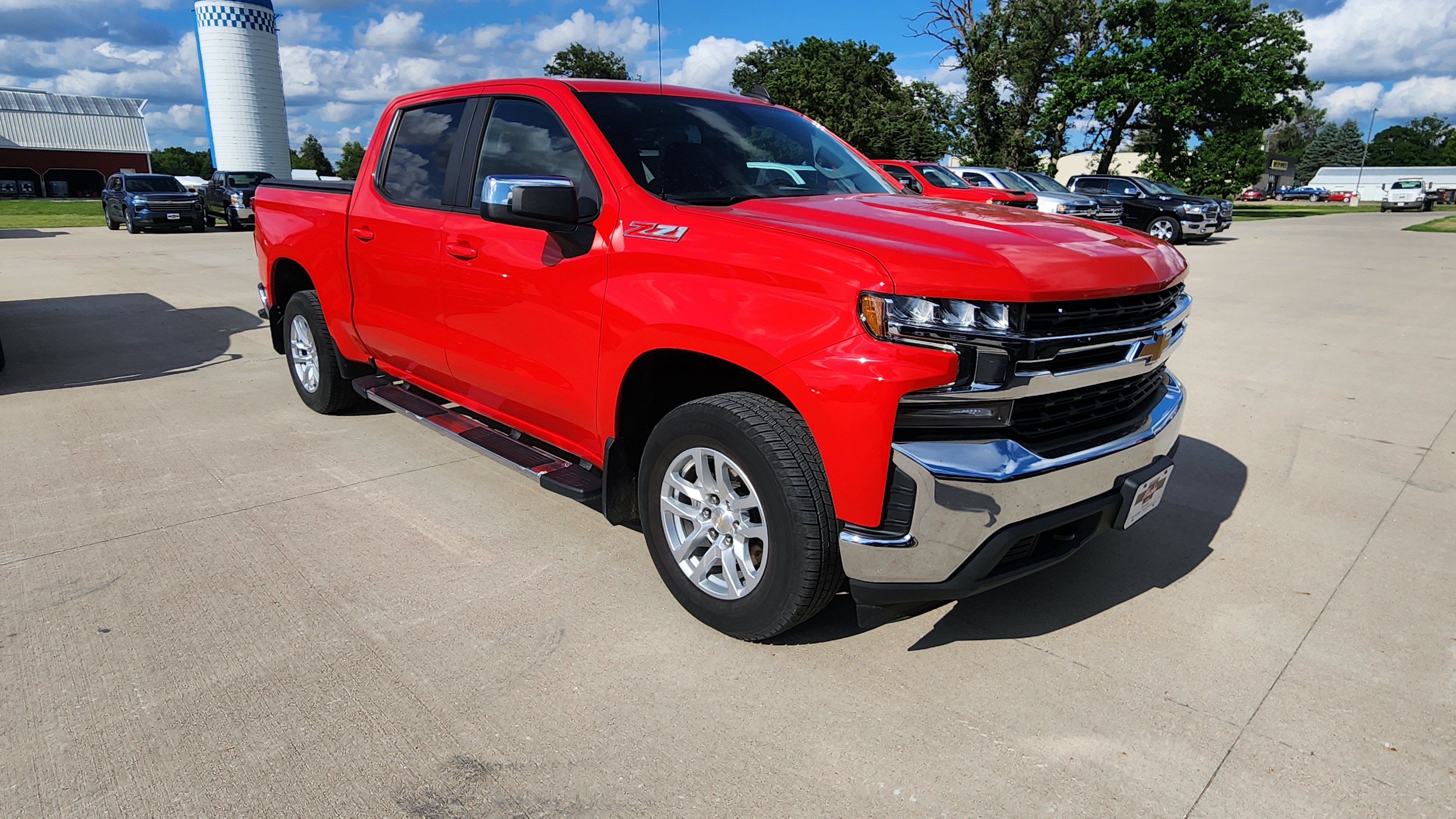 Certified 2021 Chevrolet Silverado 1500 LT w/ Z71 Off-Road Package AWD/4WD image 3