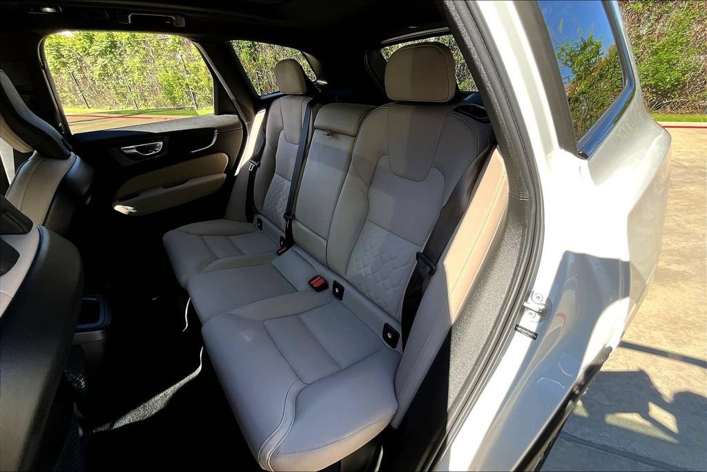 Used 2026 Volvo XC60 B5 Plus w/ Protection Package Premier AWD/4WD image 35