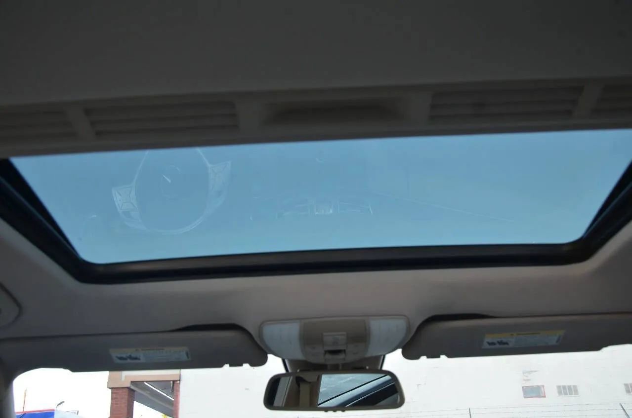 Used 2015 Mercedes-Benz E 350 Sedan image 35