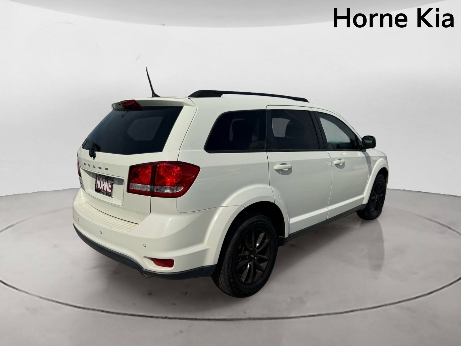 Used 2019 Dodge Journey SE FWD image 4