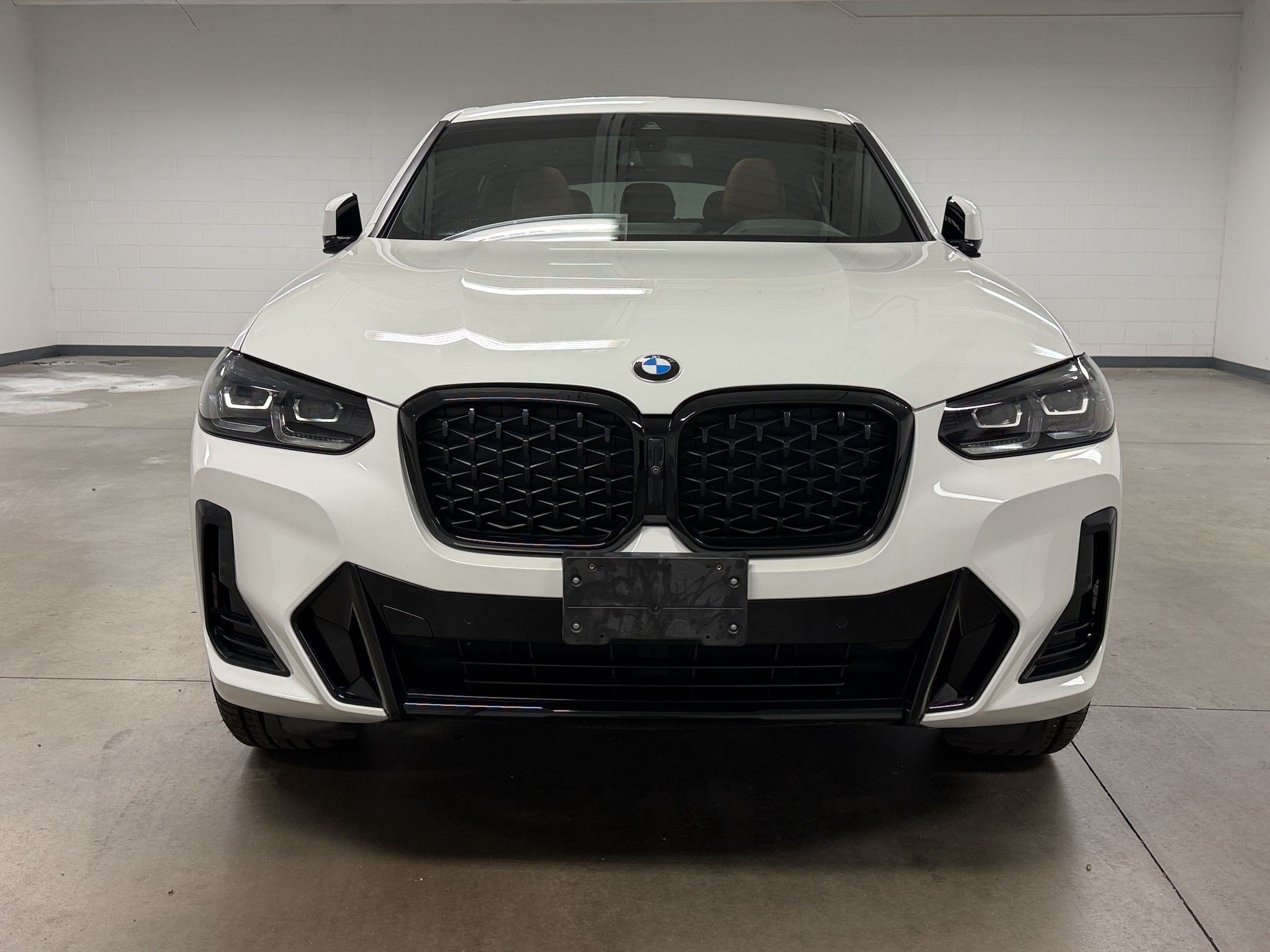 Certified 2025 BMW X4 xDrive30i w/ Premium Package AWD/4WD image 6