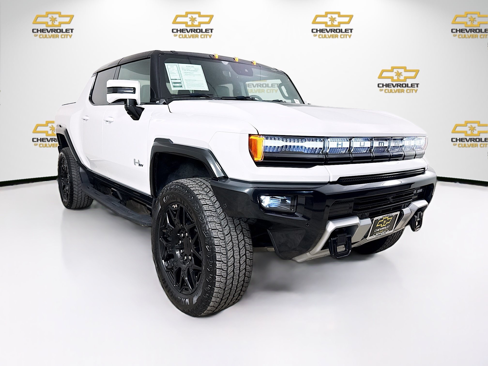 Used 2025 GMC Hummer EV 2X AWD/4WD image 1