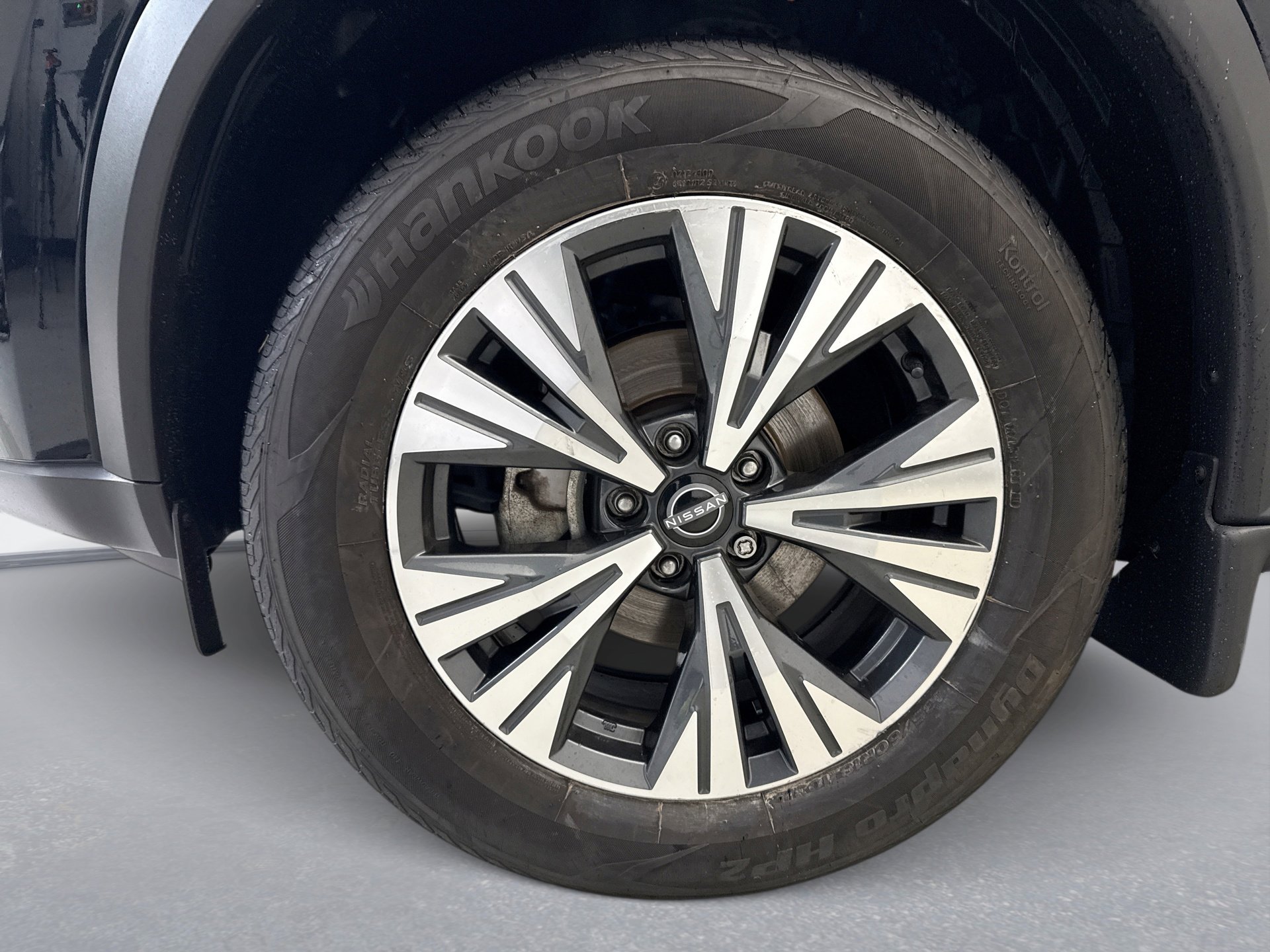 Used 2023 Nissan Rogue SV image 20