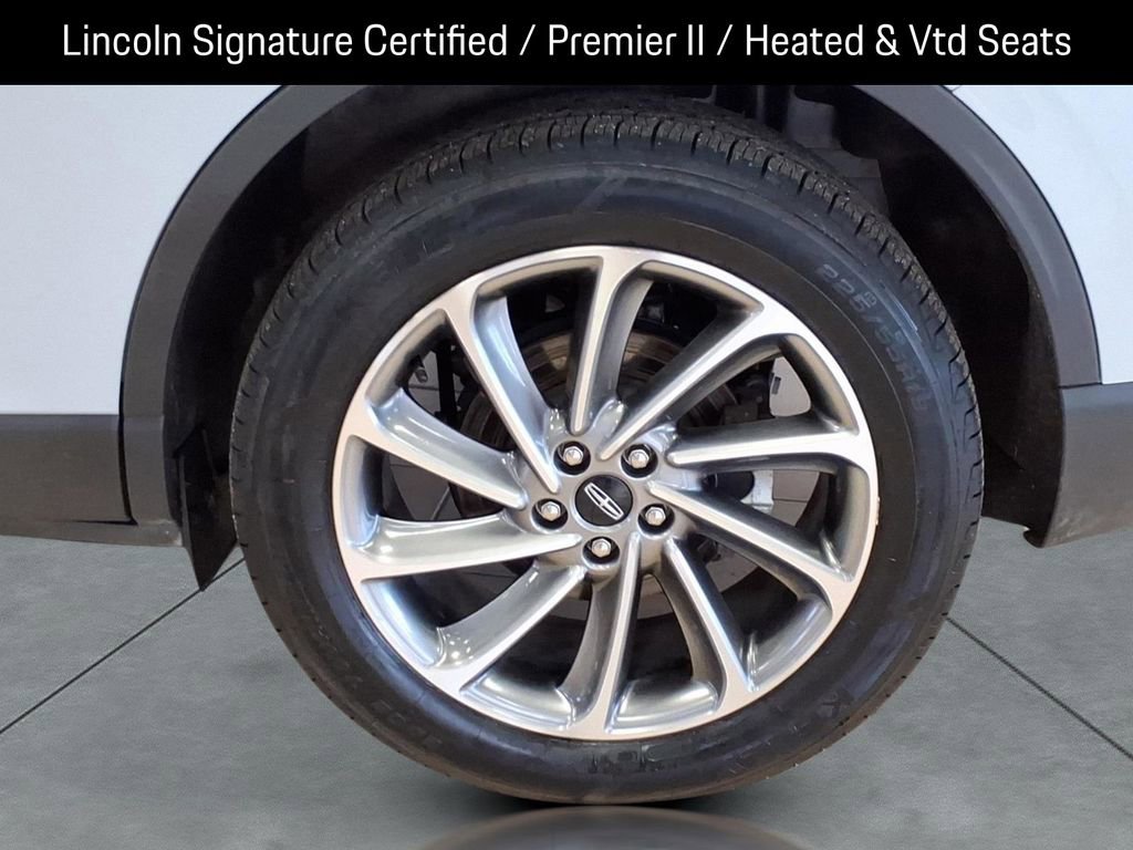 Used 2025 Lincoln Corsair AWD w/ Equipment Group 101A image 12