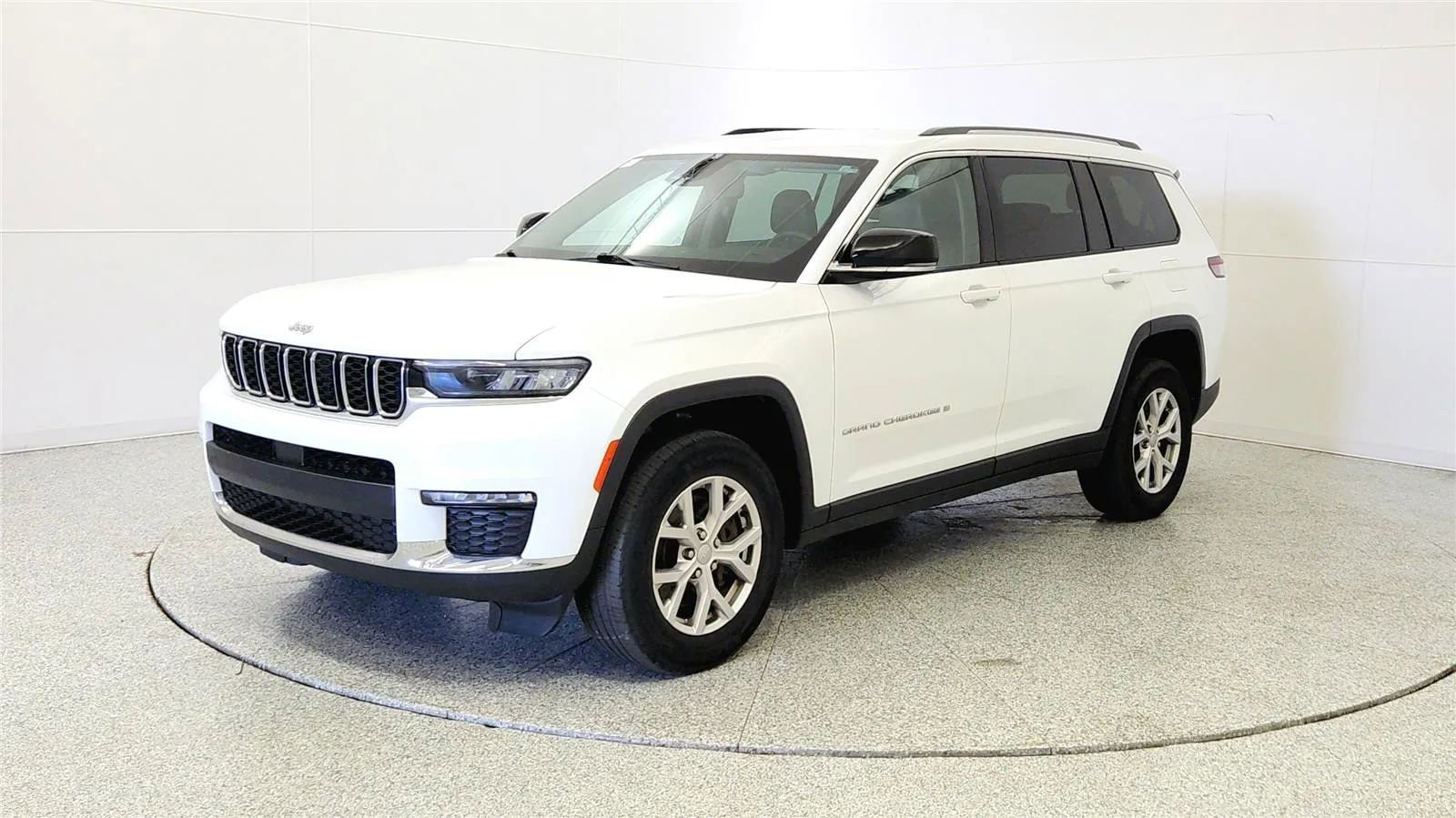Used 2022 Jeep Grand Cherokee L Limited image 3