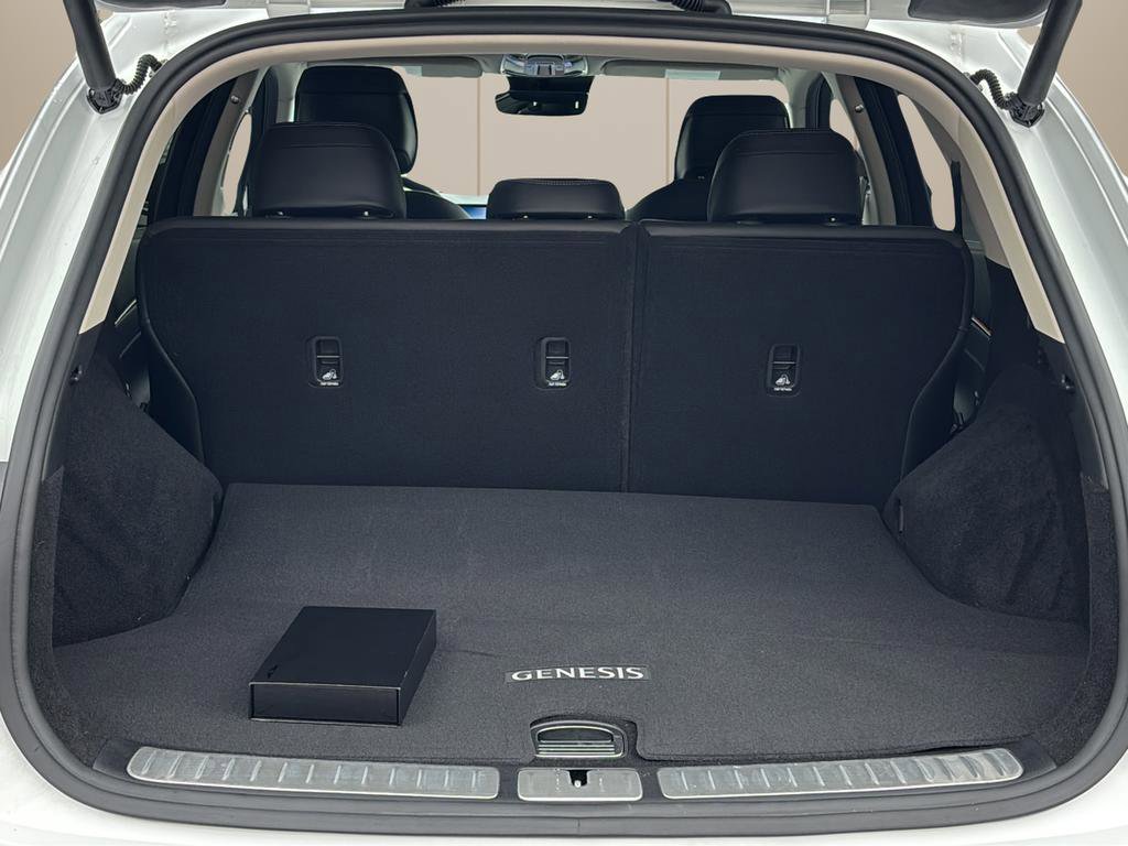 Certified 2026 Genesis GV70 2.5T Advanced image 14