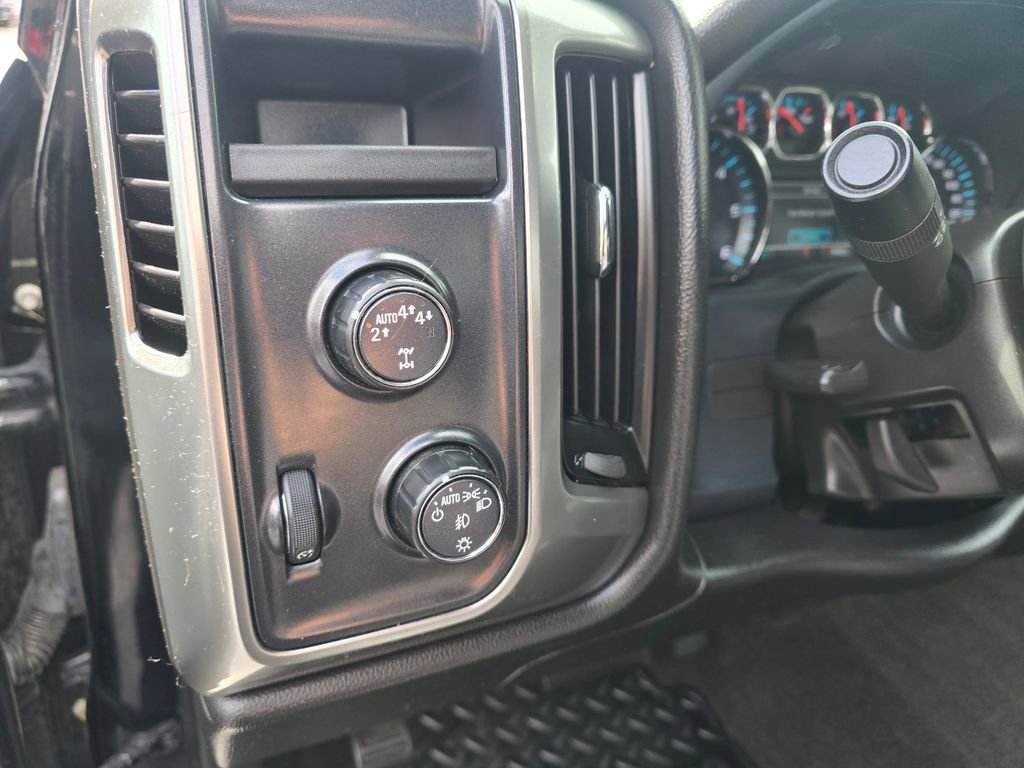 Used 2018 Chevrolet Silverado 1500 LT w/ All Star Edition AWD/4WD image 17