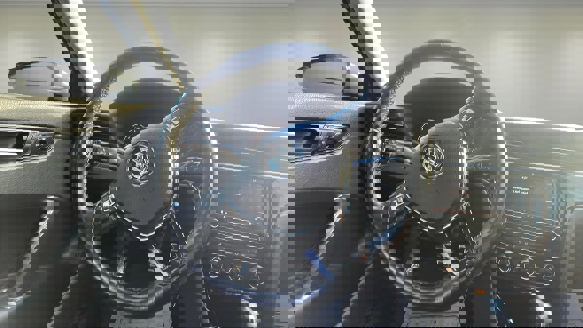 Used 2020 Volkswagen Passat 2.0T R-Line image 11