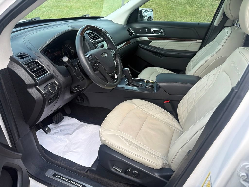 Used 2017 Ford Explorer Platinum AWD/4WD image 12