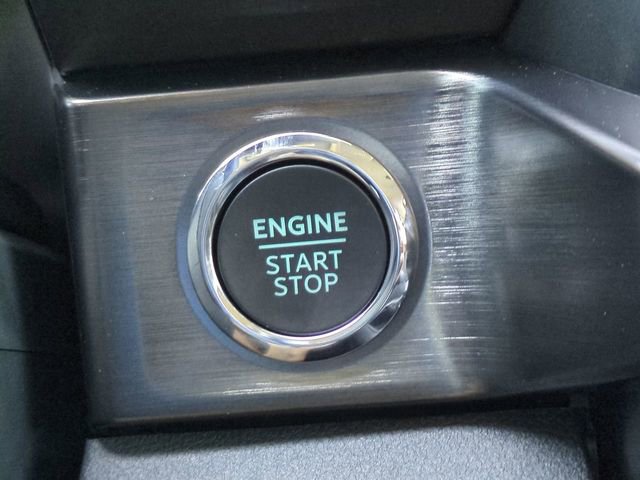 New 2026 Ford F250 Lariat w/ Black Appearance Package image 30