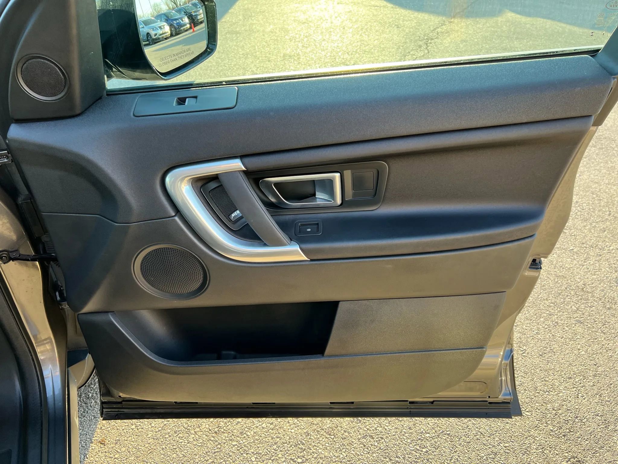 Used 2019 Land Rover Discovery Sport SE image 23