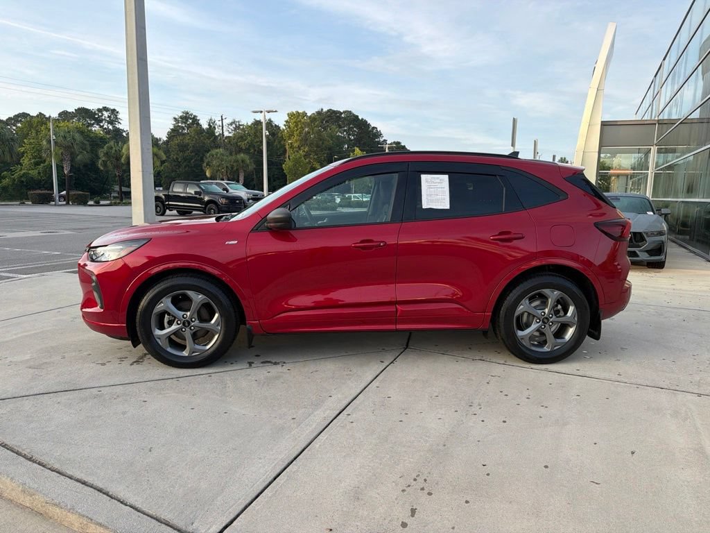 Used 2023 Ford Escape ST-Line w/ Tech Pack #1 FWD image 4