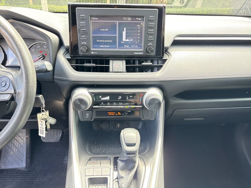Used 2020 Toyota RAV4 LE FWD image 22