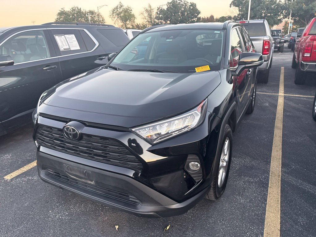Used 2021 Toyota RAV4 XLE w/ XLE Grade Weather Package AWD/4WD image 1