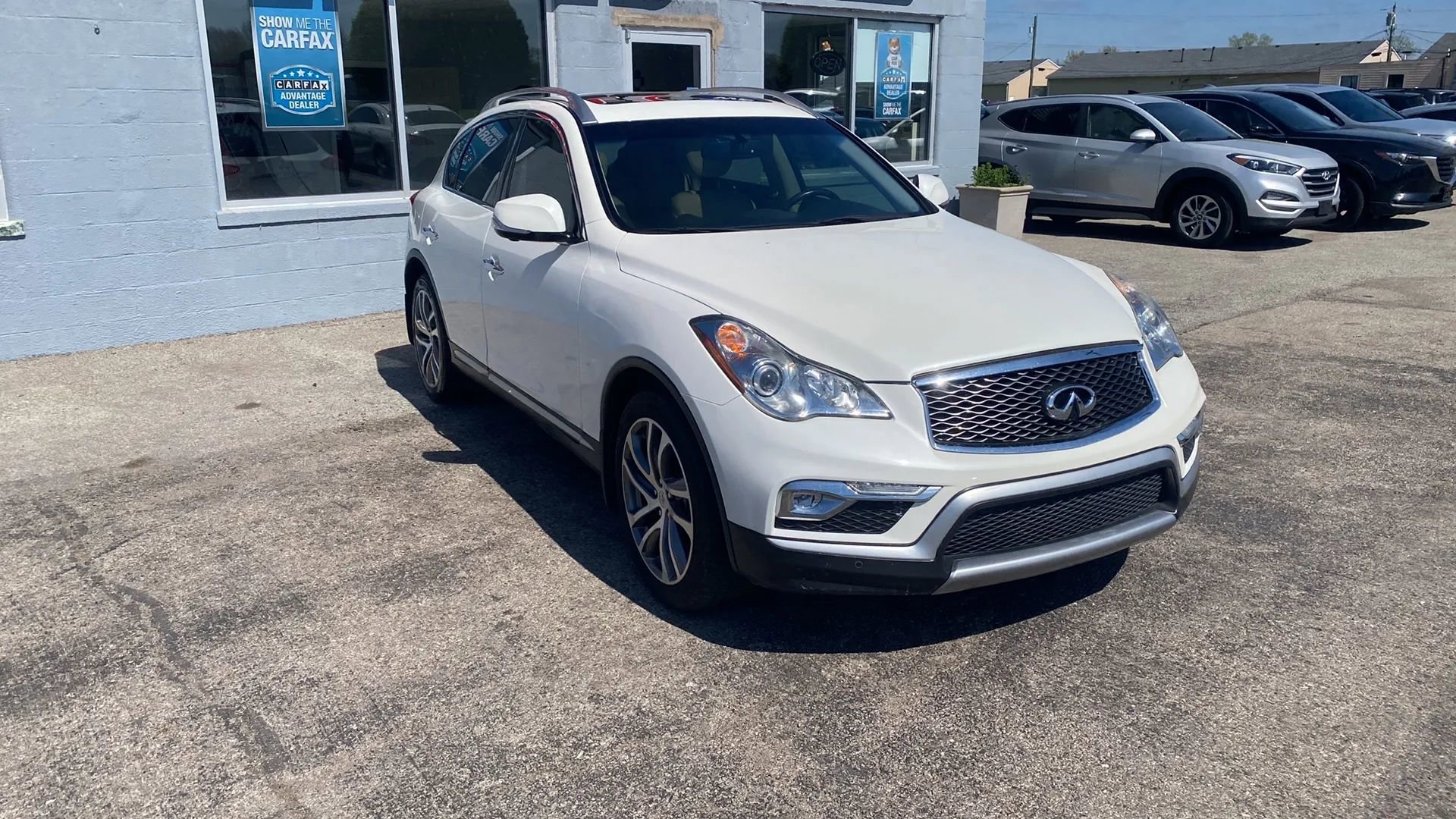 Used 2017 INFINITI QX50 2WD w/ Premium Plus Package image 9
