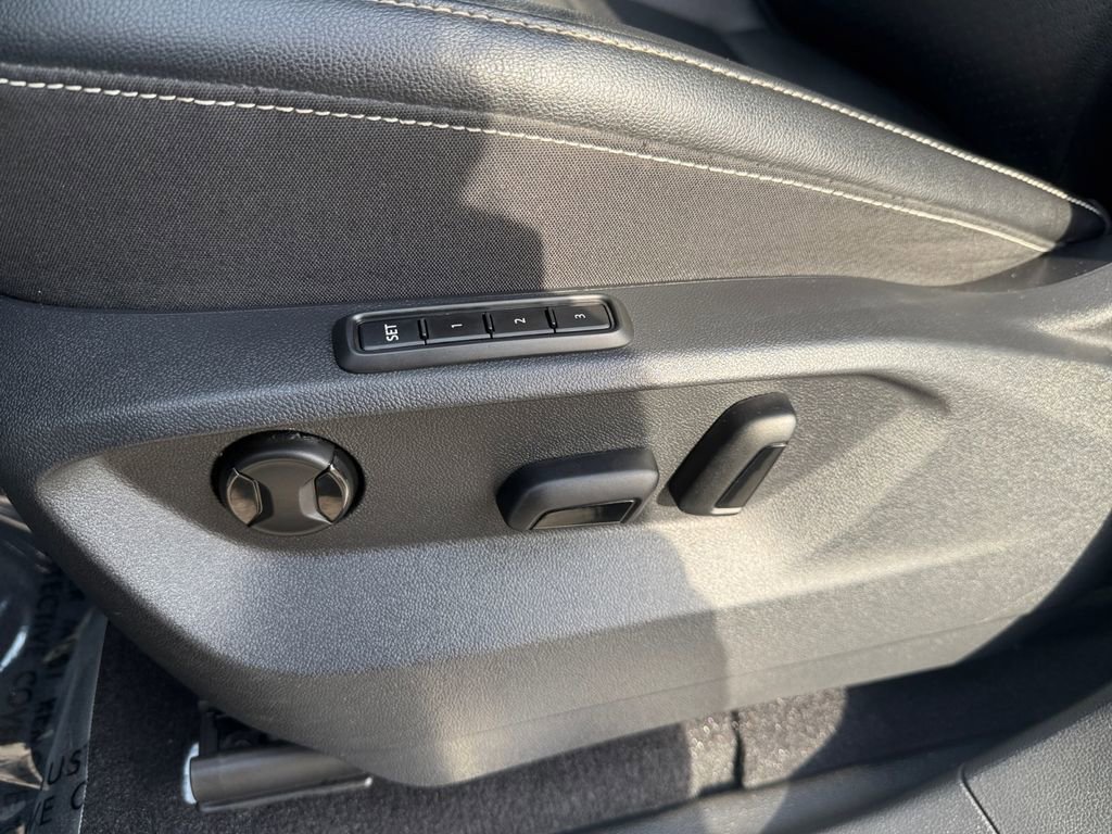 Used 2022 Volkswagen Atlas SEL R-Line image 12