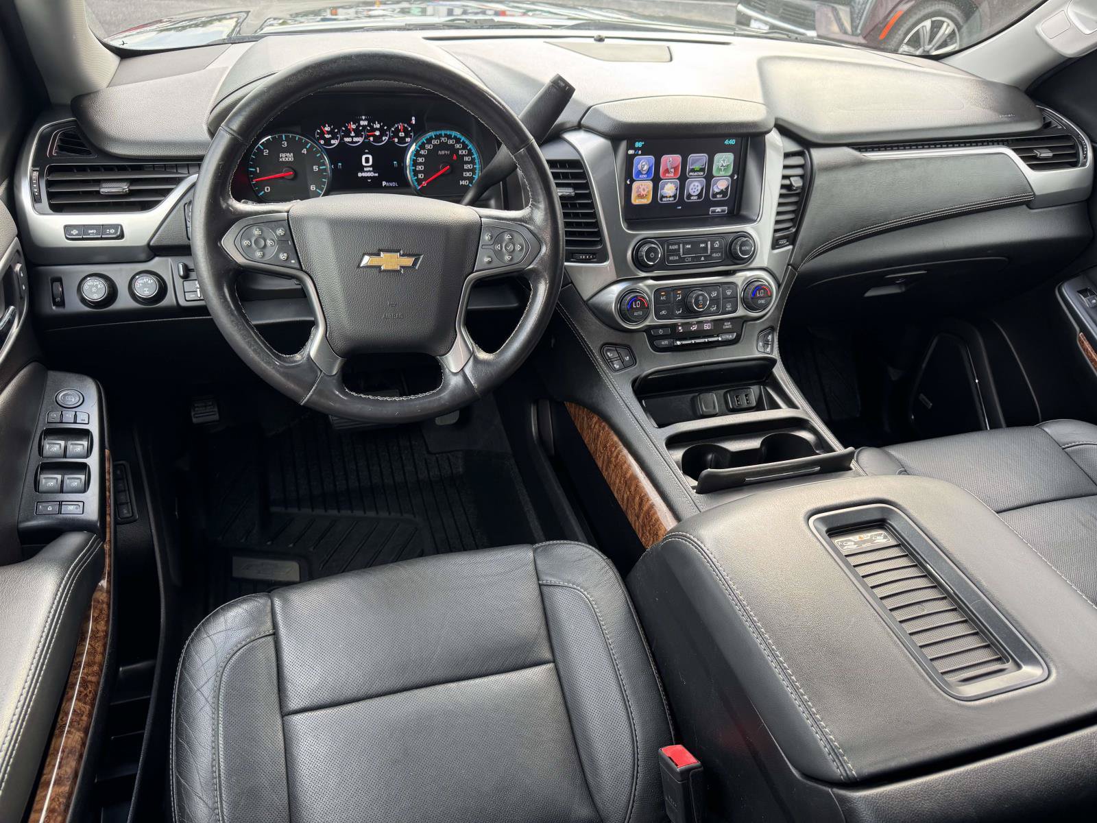 Used 2020 Chevrolet Suburban Premier AWD/4WD image 2