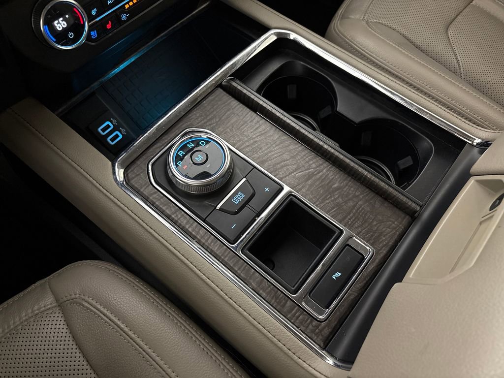 Used 2019 Ford Expedition Limited w/ Equipment Group 301A RWD image 27