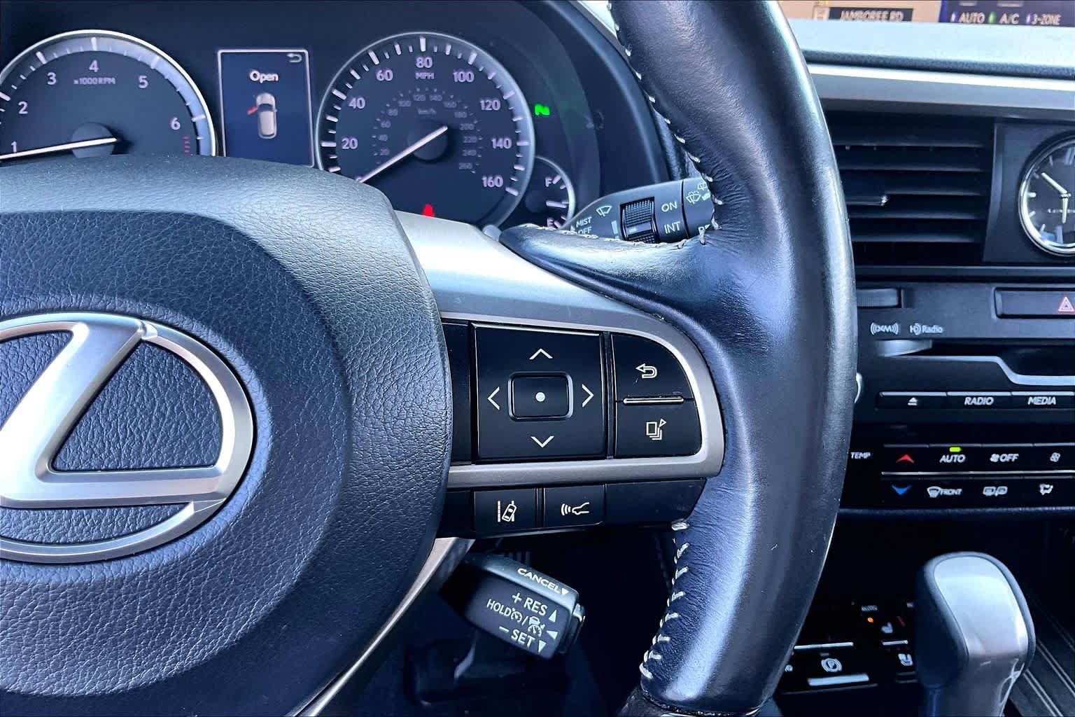 Used 2018 Lexus RX 350L Luxury w/ Accessory Package FWD image 23
