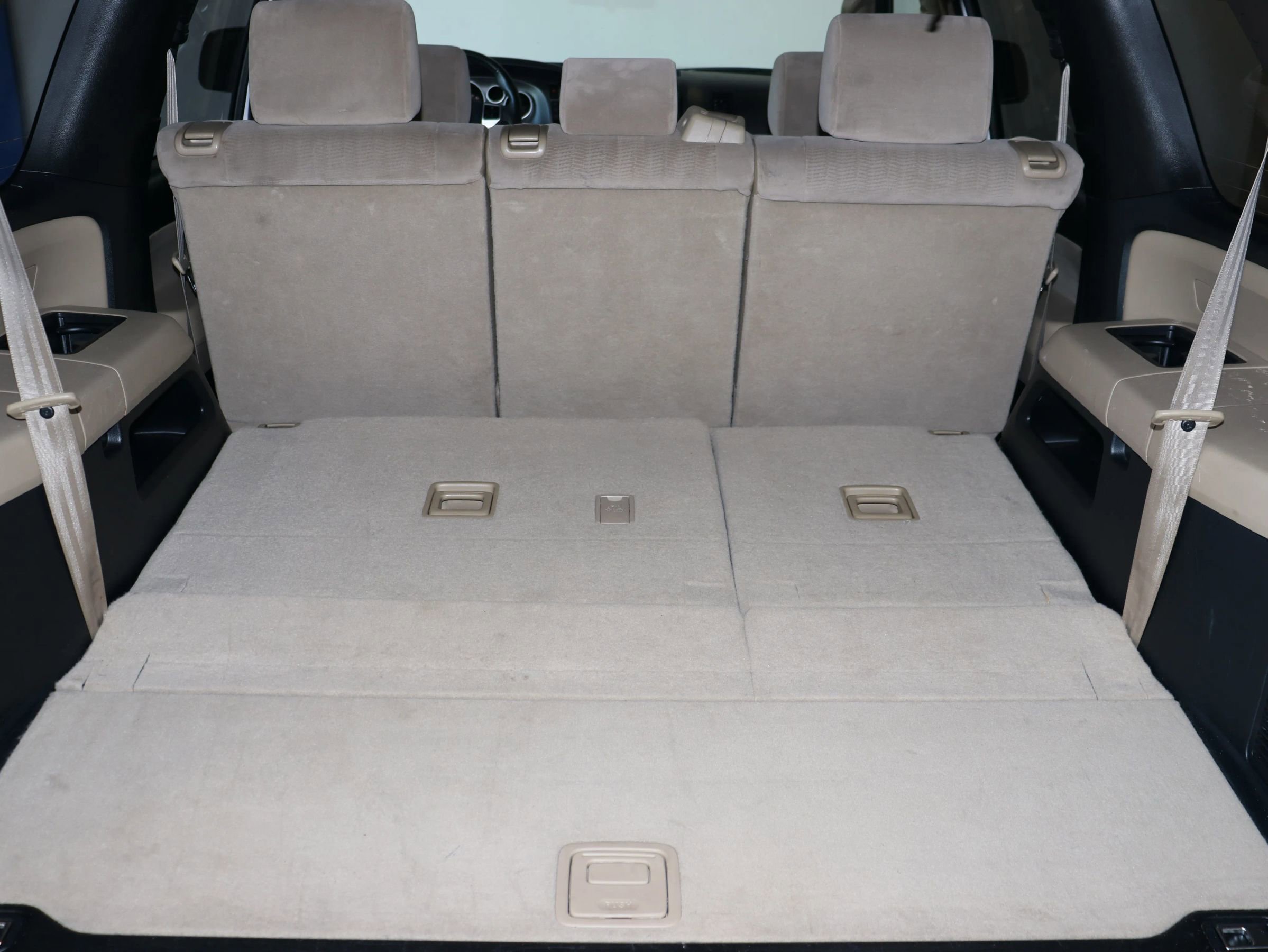 Used 2014 Toyota Sequoia SR5 RWD image 19