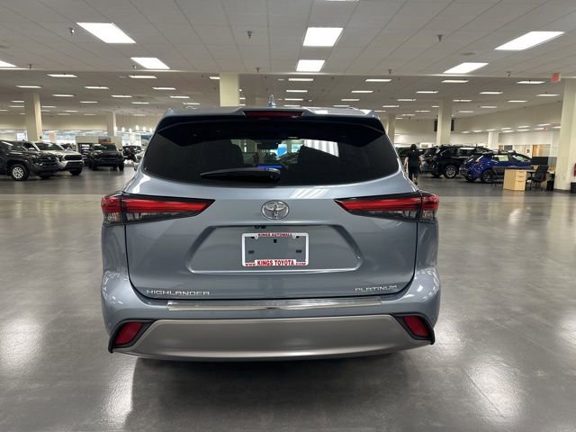 Used 2023 Toyota Highlander Platinum image 6