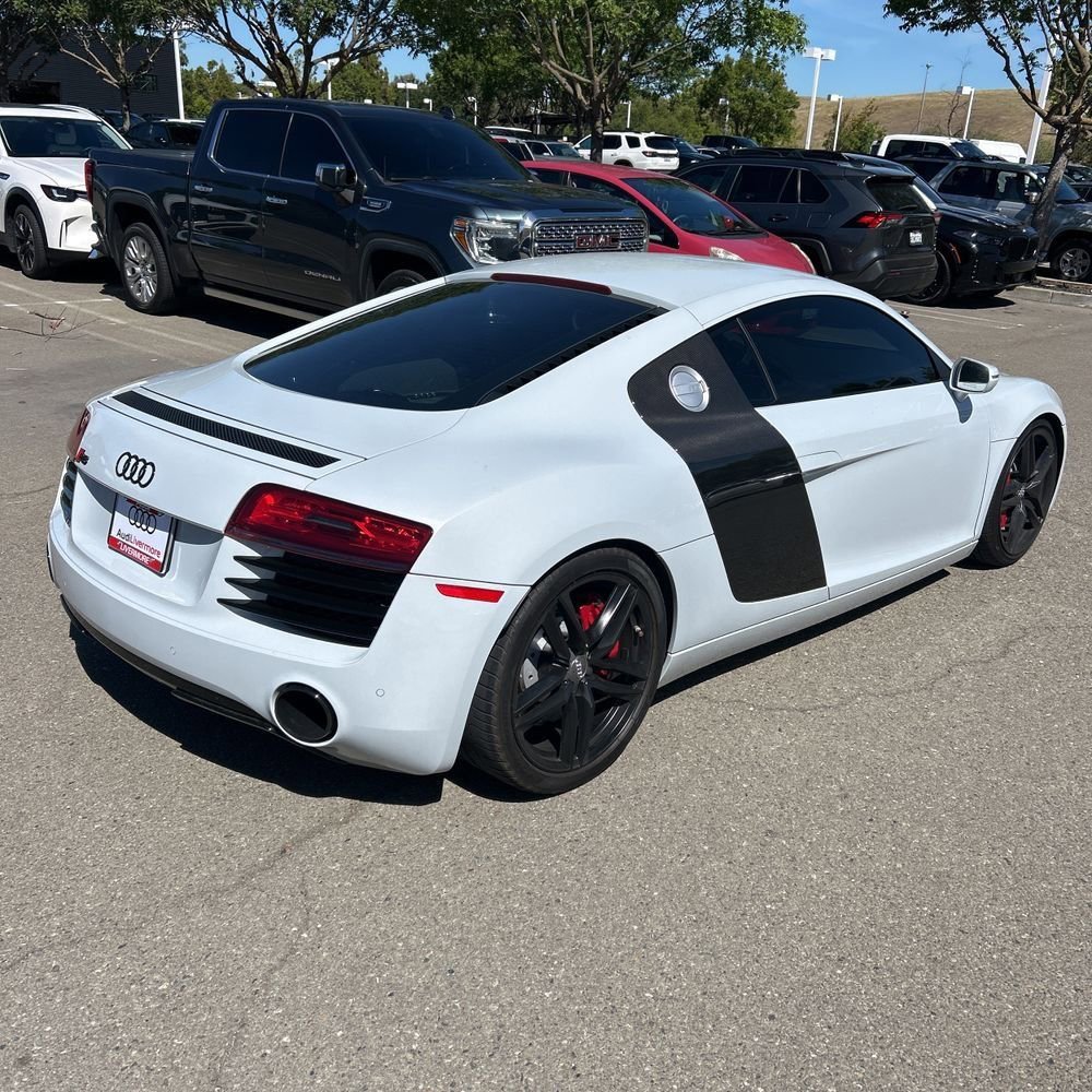 Used 2015 Audi R8 V8 w/ Extended Leather Package AWD/4WD image 5
