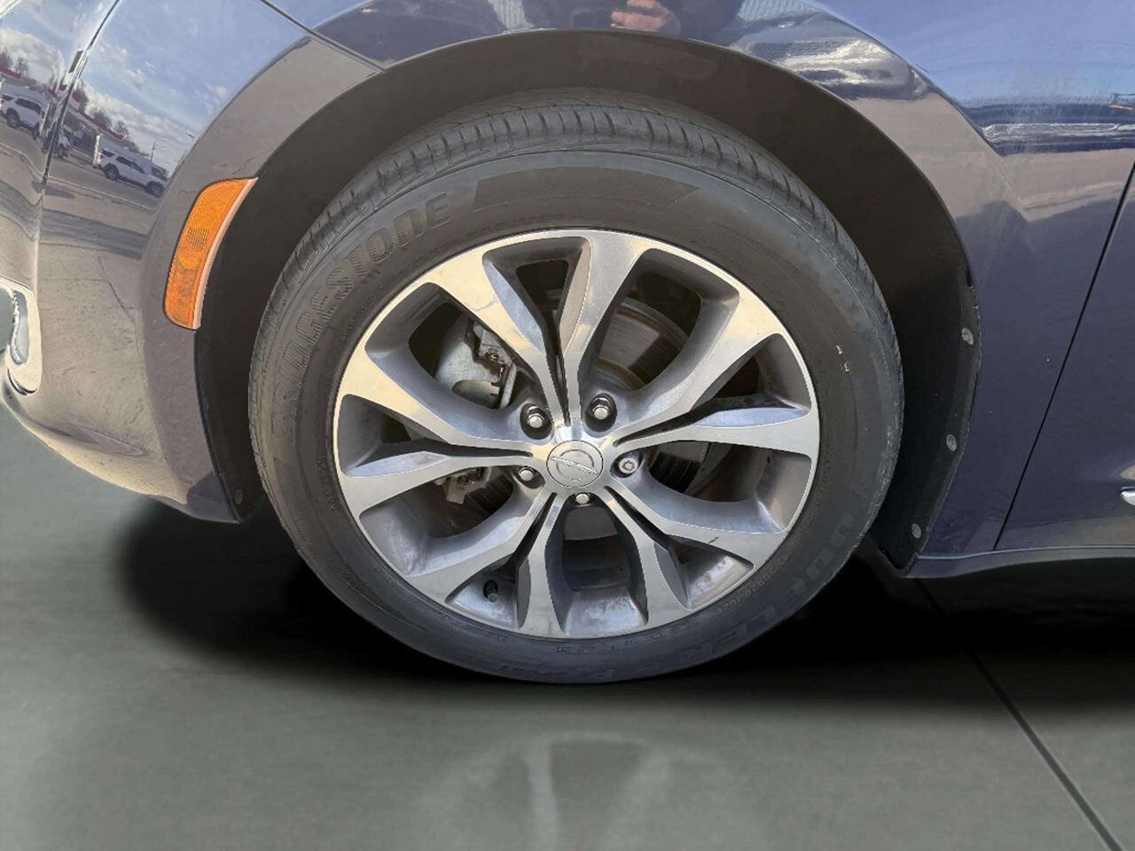 Used 2017 Chrysler Pacifica Limited w/ Tire & Wheel Group FWD image 22