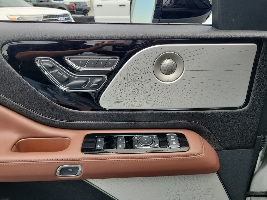 New 2027 Lincoln Aviator Reserve AWD/4WD image 20