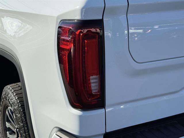 Used 2022 GMC Sierra 1500 AT4 w/ AT4 Premium Package image 8