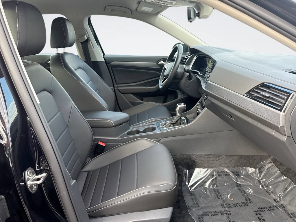 Used 2023 Volkswagen Jetta SE FWD image 25