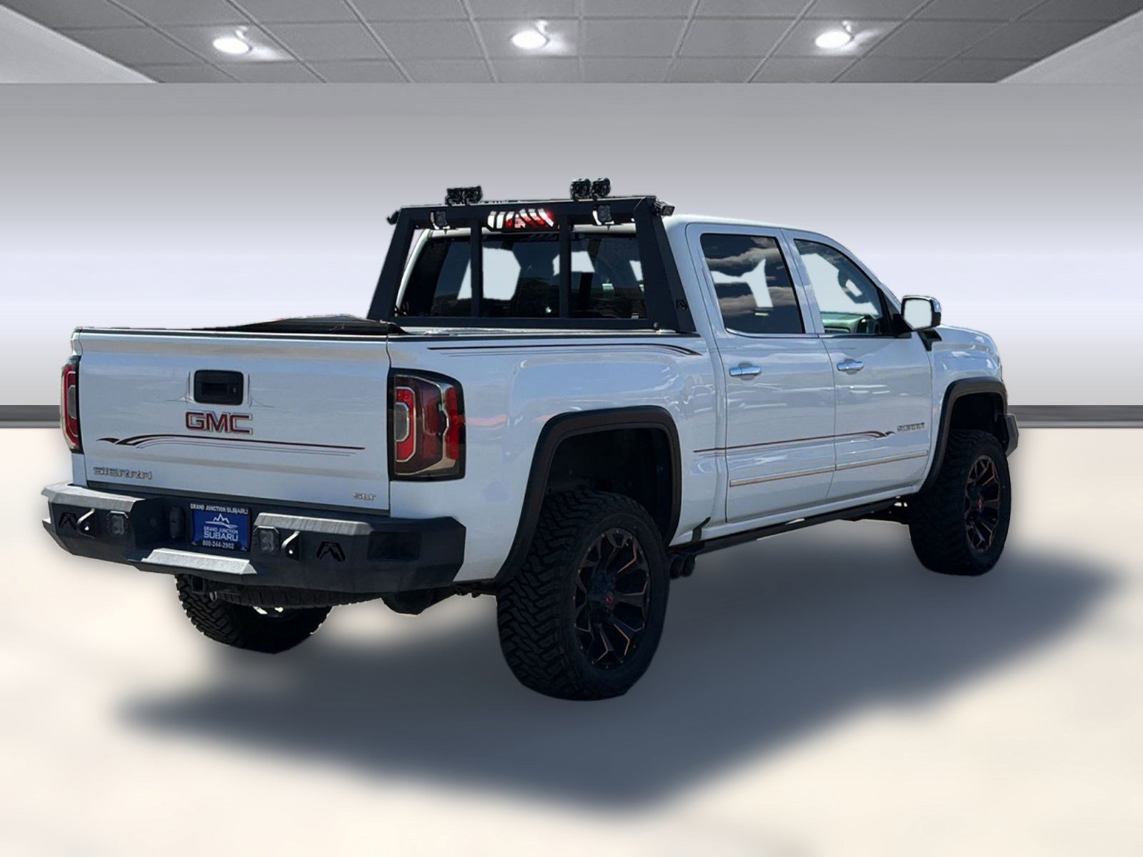 Used 2018 GMC Sierra 1500 SLT w/ SLT Premium Package AWD/4WD image 9