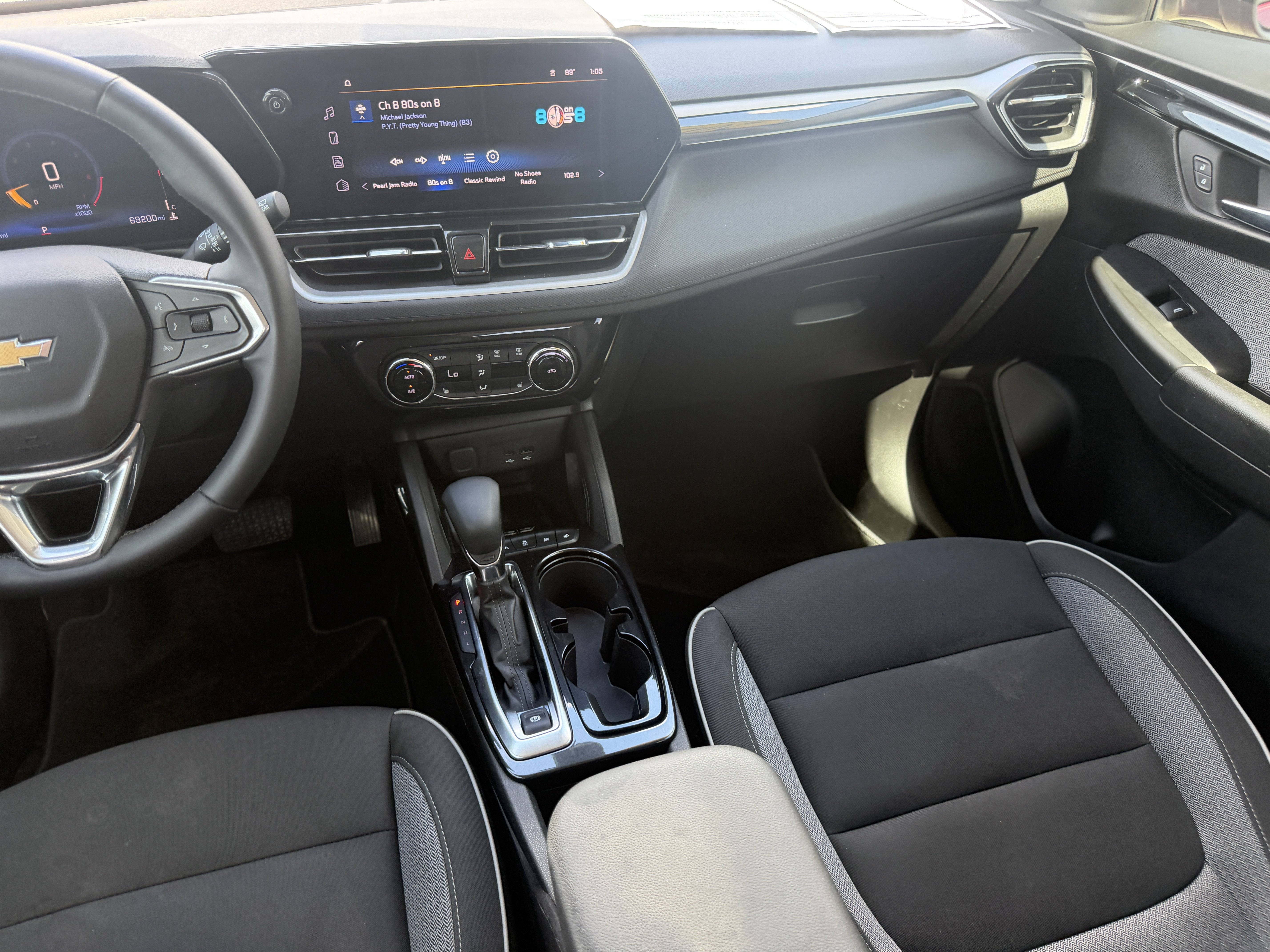 Used 2024 Chevrolet TrailBlazer LT w/ Convenience Package FWD image 12