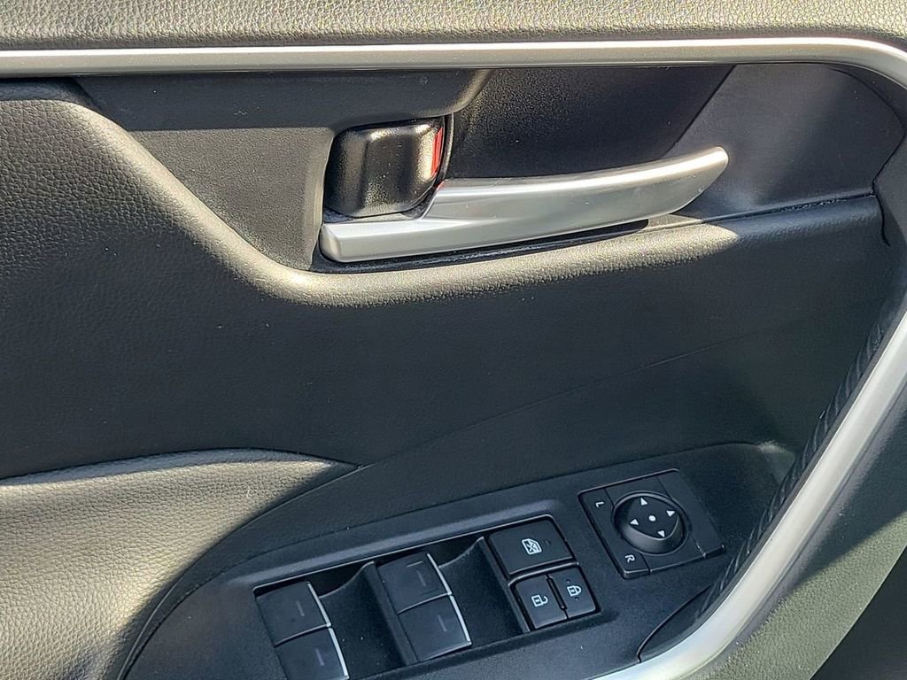 Used 2023 Toyota RAV4 XLE w/ Convenience Package image 24