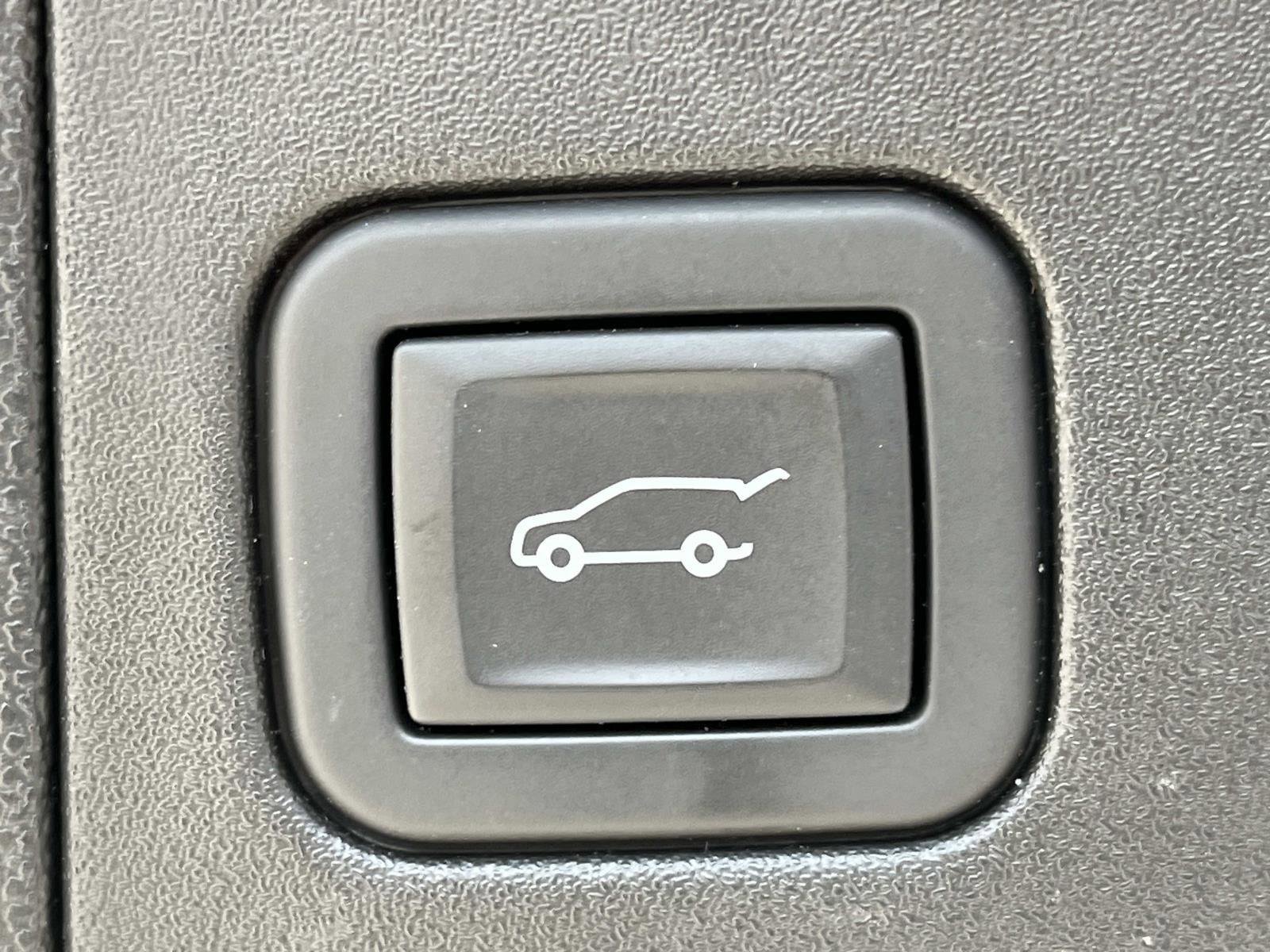 Used 2024 Cadillac XT5 Premium Luxury w/ Technology Package image 11