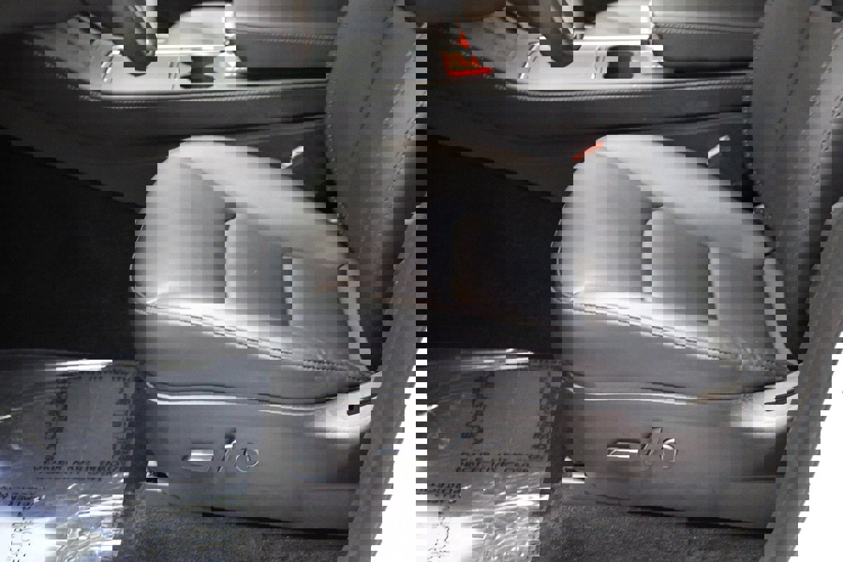 Used 2023 Tesla Model Y Long Range image 18