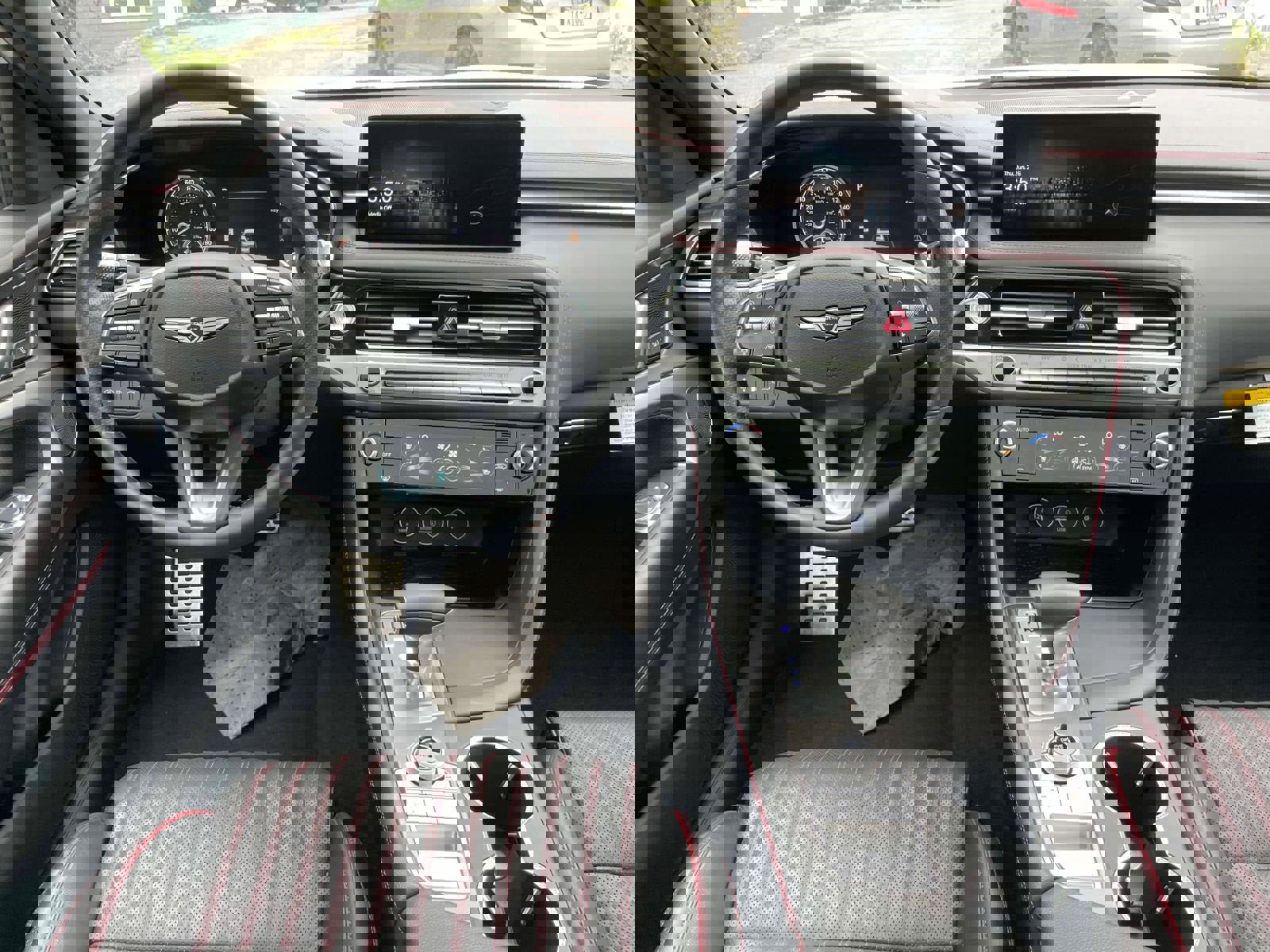 Used 2024 Genesis G70 3.3T Advanced image 13