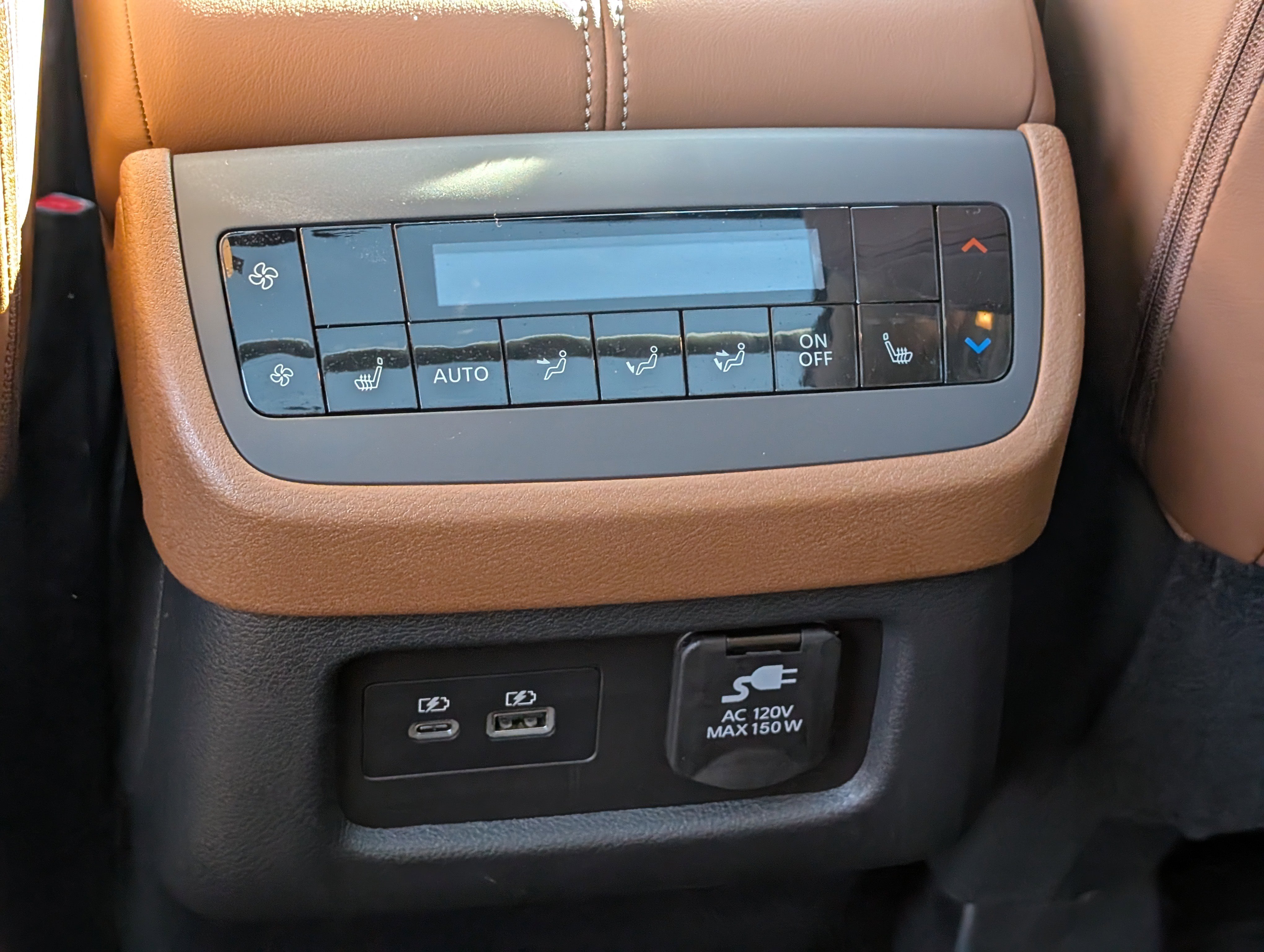 Used 2025 Nissan Pathfinder Platinum image 17