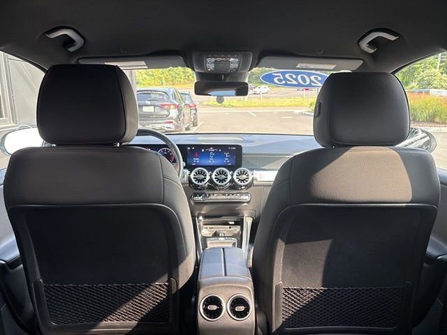 Used 2025 Mercedes-Benz GLB 250 GLB 250 image 40