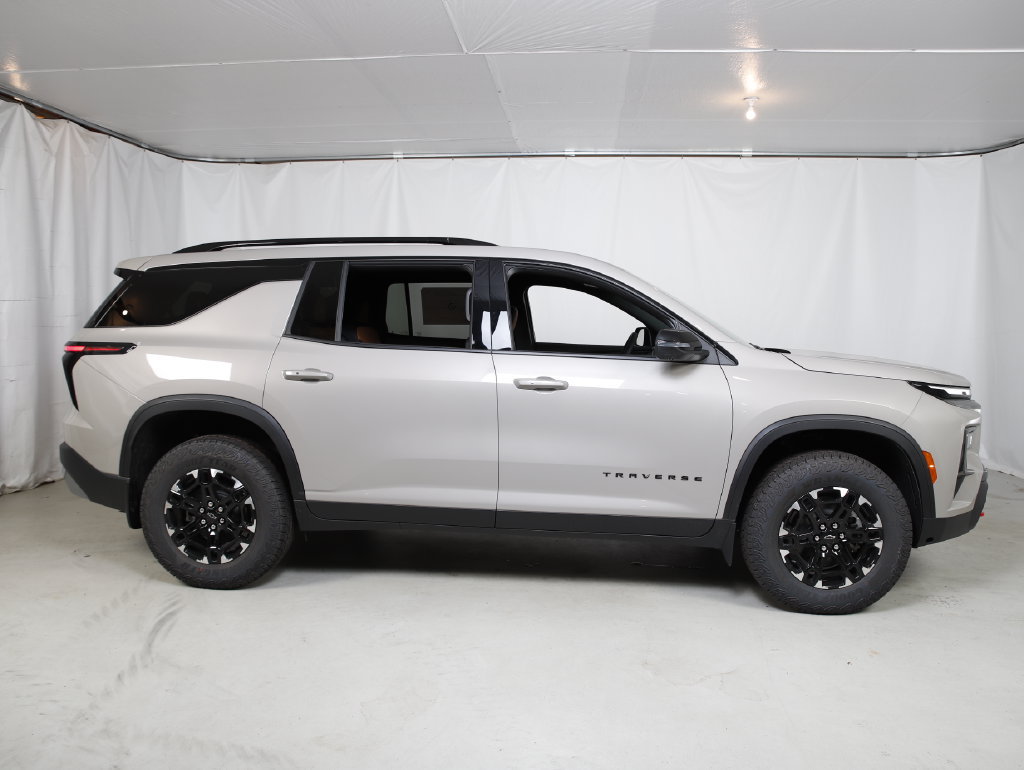New 2027 Chevrolet Traverse Z71 w/ Driver Confidence Package AWD/4WD image 2