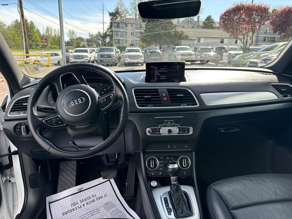 Used 2017 Audi Q3 2.0T Premium Plus w/ Premium Plus Package AWD/4WD image 11