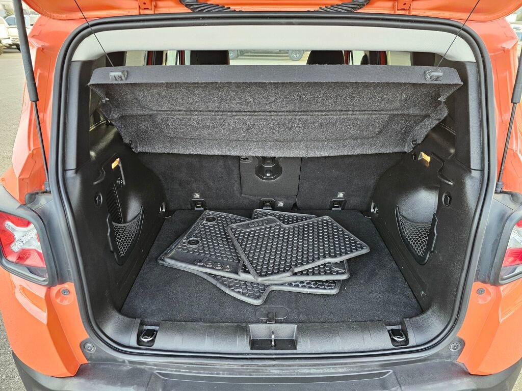 Used 2017 Jeep Renegade Altitude w/ Safety & Security Group image 10