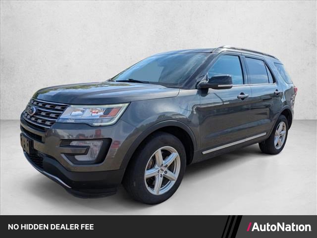 Used 2017 Ford Explorer XLT w/ Equipment Group 202A AWD/4WD image 1