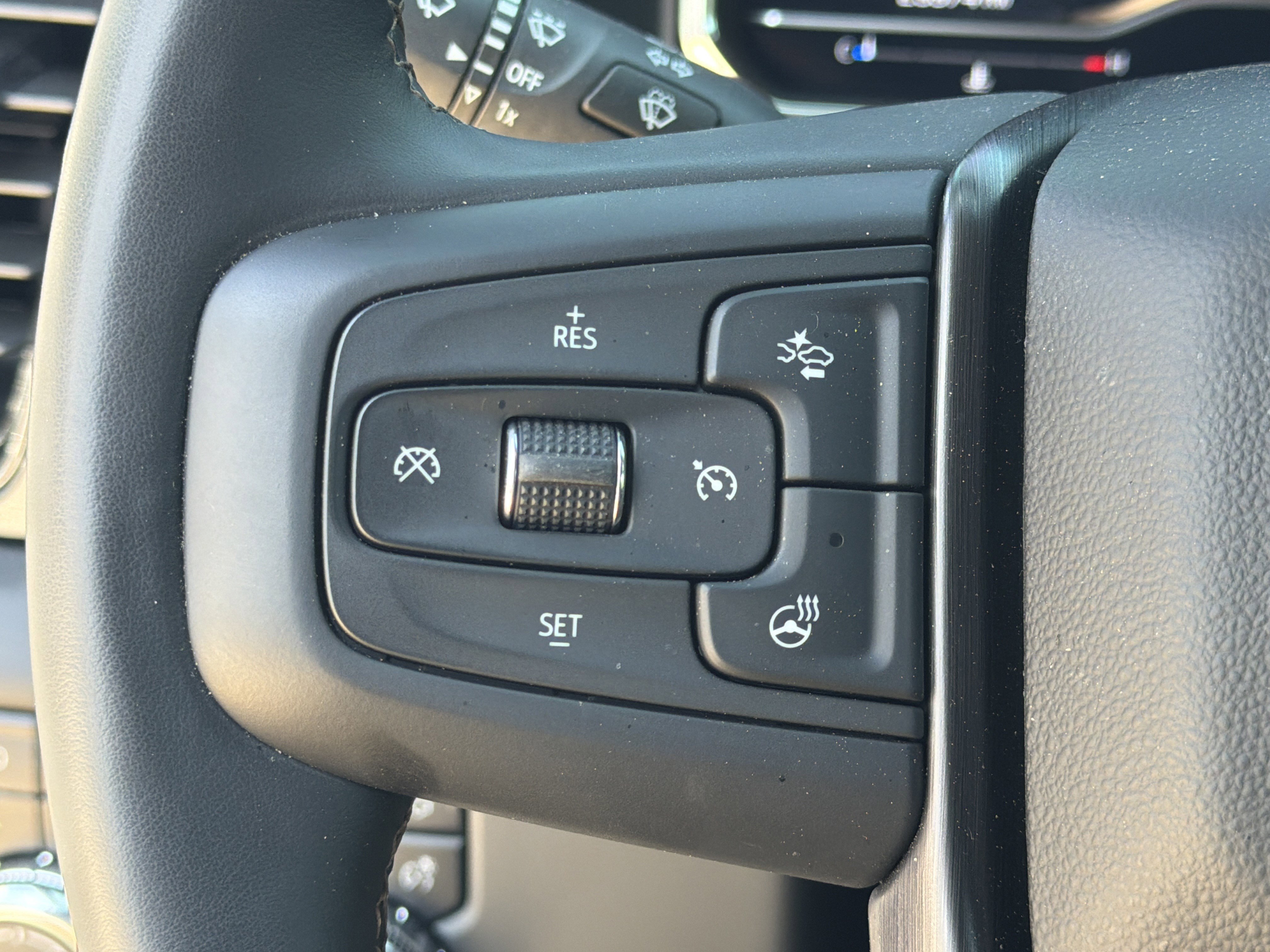 Used 2025 GMC Sierra 2500 AT4 w/ AT4 Premium Plus Package image 12