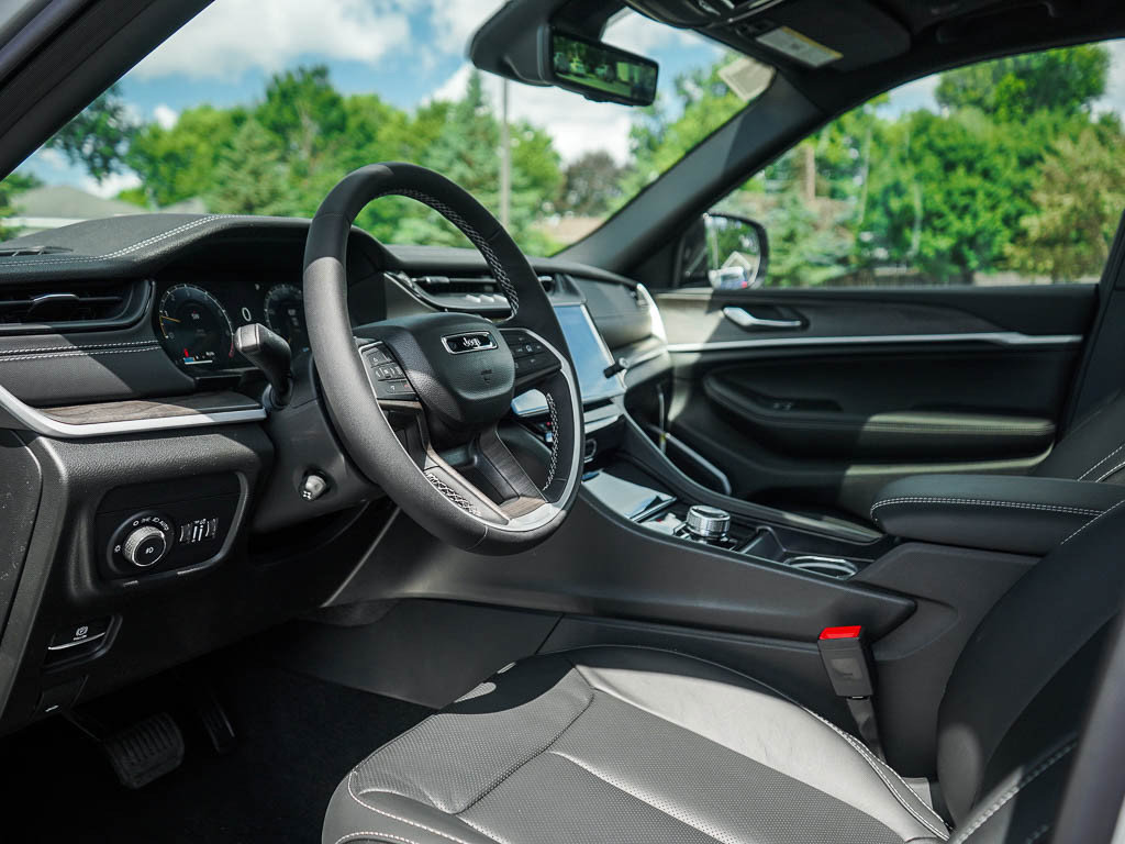 New 2026 Jeep Grand Cherokee Limited AWD/4WD image 18