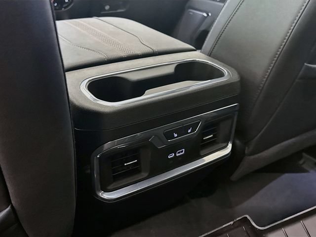 Used 2025 Chevrolet Silverado 1500 High Country w/ High Country Premium Package AWD/4WD image 28