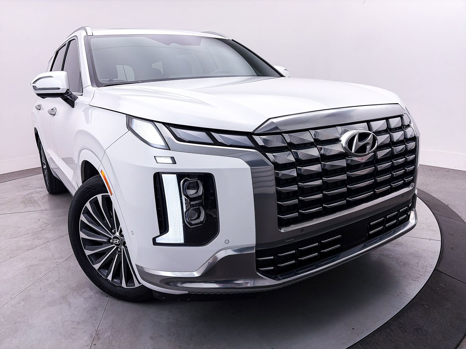 Used 2025 Hyundai Palisade Calligraphy image 11