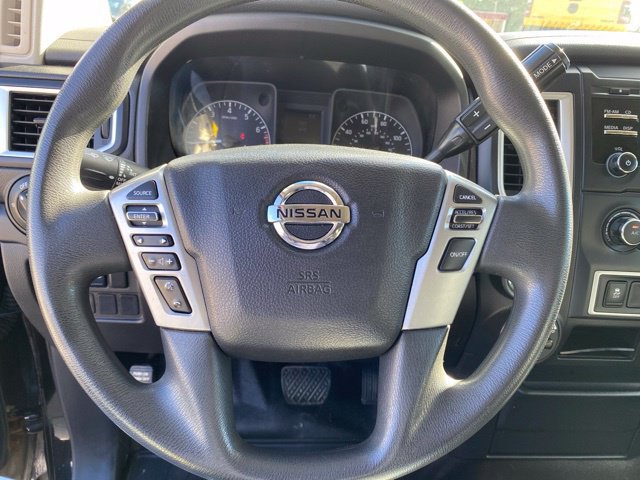 Used 2018 Nissan Titan SV AWD/4WD image 17